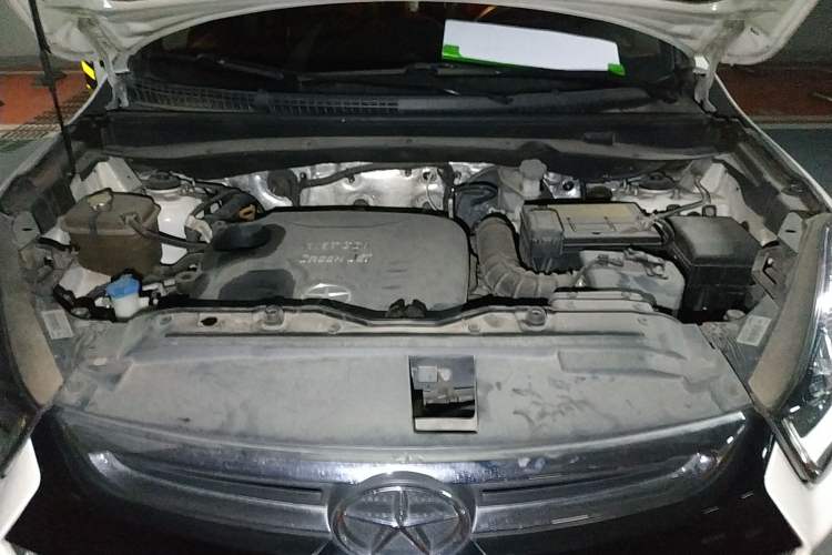 Used JAC Refine S5 2015 1.5T Automatic Elite Model Engine Bay