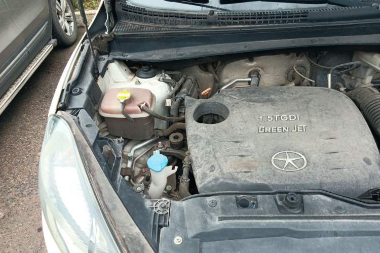 Used JAC Refine S5 2015 1.5T Automatic Elite Model Engine Bay Right