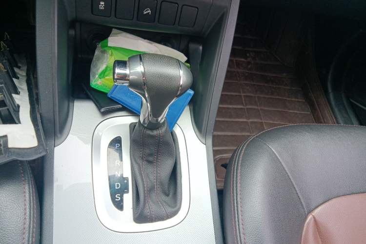 Used JAC Refine S5 2015 1.5T Automatic Elite Model Gear Lever