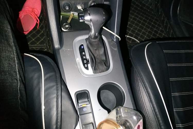Used JAC Refine S5 2015 1.5T Automatic Elite Model Gear Lever