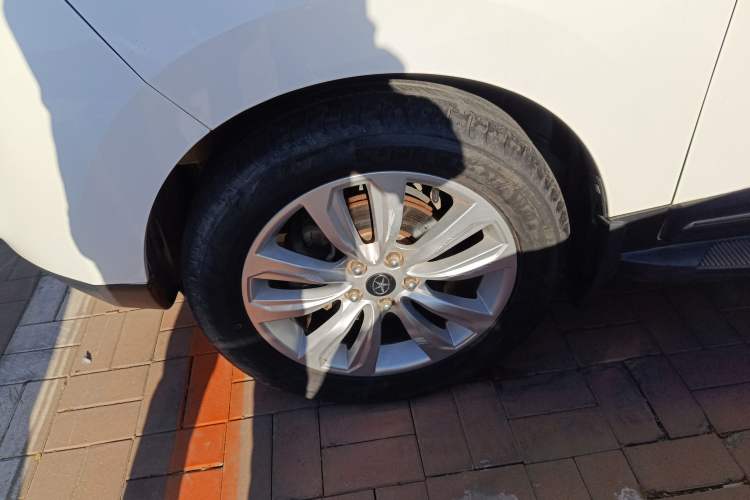 Used JAC Refine S5 2015 1.5T Automatic Luxury Model Left Front Wheel Hub