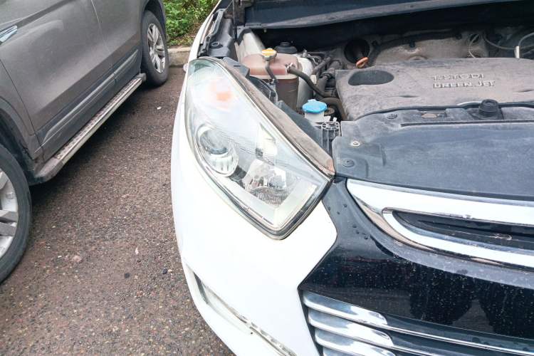 Used JAC Refine S5 2015 1.5T Automatic Elite Model Right Front Headlight