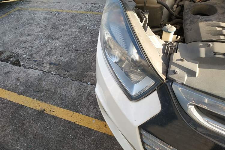 Used JAC Refine S5 2015 1.5T Automatic Elite Model Right Front Headlight