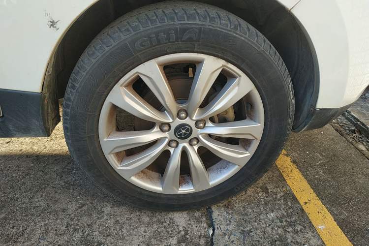 Used JAC Refine S5 2015 1.5T Automatic Elite Model Right Front Wheel Hub