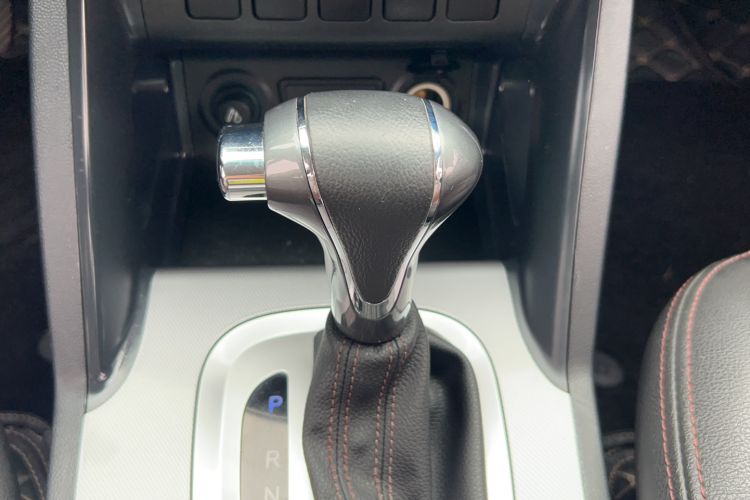 Used JAC Refine S5 2017 1.5T Automatic E-commerce Edition Gear Lever