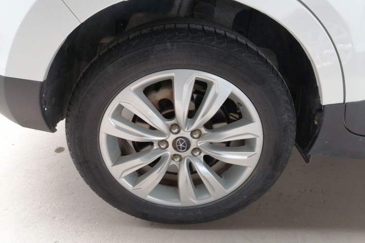 Used JAC Refine S5 2017 1.5T Automatic E-commerce Edition Right Rear Wheel Hub