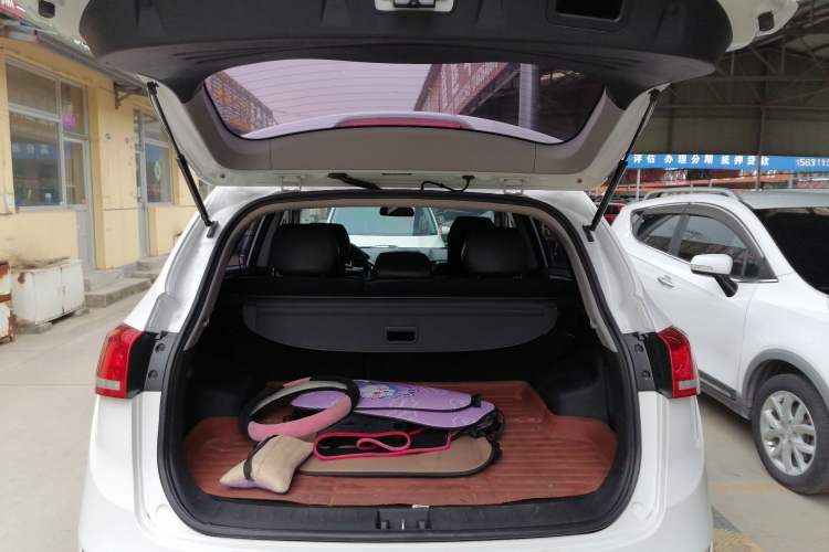 Used JAC Refine S5 2017 1.5T Automatic E-commerce Edition Trunk