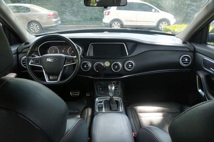 Used JAC Refine S7 2017 1.5T Automatic Luxury Model Center Console