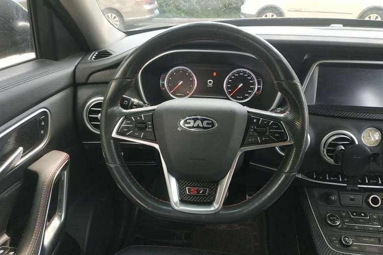 Used JAC Refine S7 2017 1.5T Automatic Luxury Model Steering Wheel