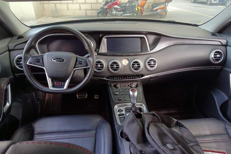 Used JAC Refine S7 2017 2.0T Automatic Luxury Model Center Console