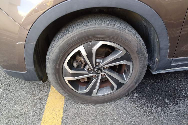 Used JAC Refine S7 2017 2.0T Automatic Luxury Model Left Front Wheel Hub