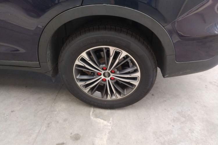 Used JAC Refine S7 2018 Super Edition 251T Automatic Supreme 5-Seater Left Rear Wheel Hub
