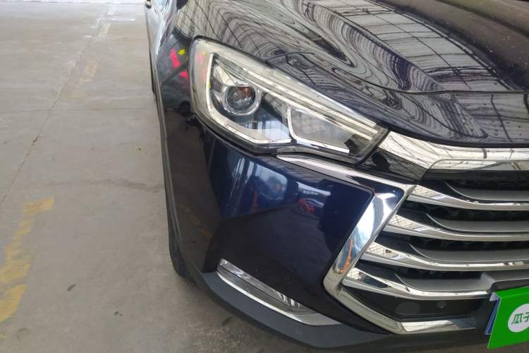 Used JAC Refine S7 2018 Super Edition 251T Automatic Supreme 5-Seater Right Front Headlight