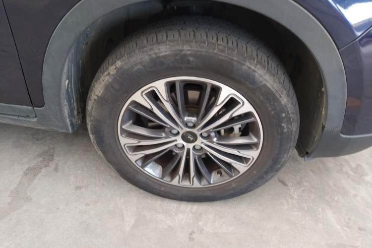 Used JAC Refine S7 2018 Super Edition 251T Automatic Supreme 5-Seater Right Front Wheel Hub