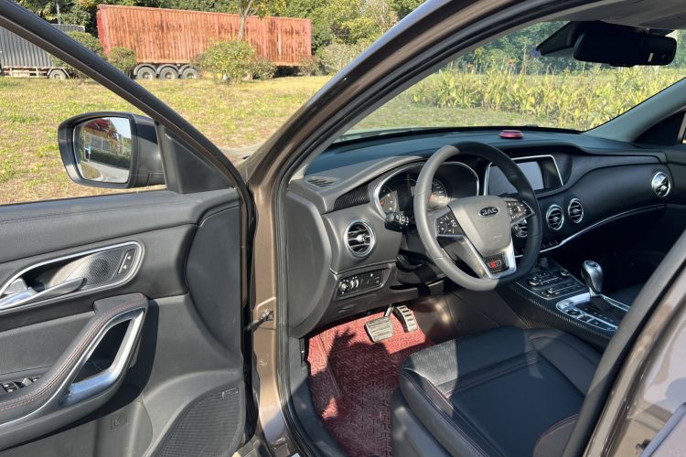 Used JAC Refine S7 2018 Super Edition 251T Automatic Supreme 5-Seater Driver Seat