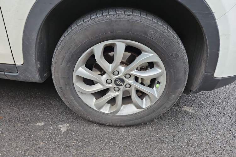 Used JAC Refine S7 2018 Sport Edition 1.5T Manual Comfort Model 5 Seats Right Front Wheel Hub