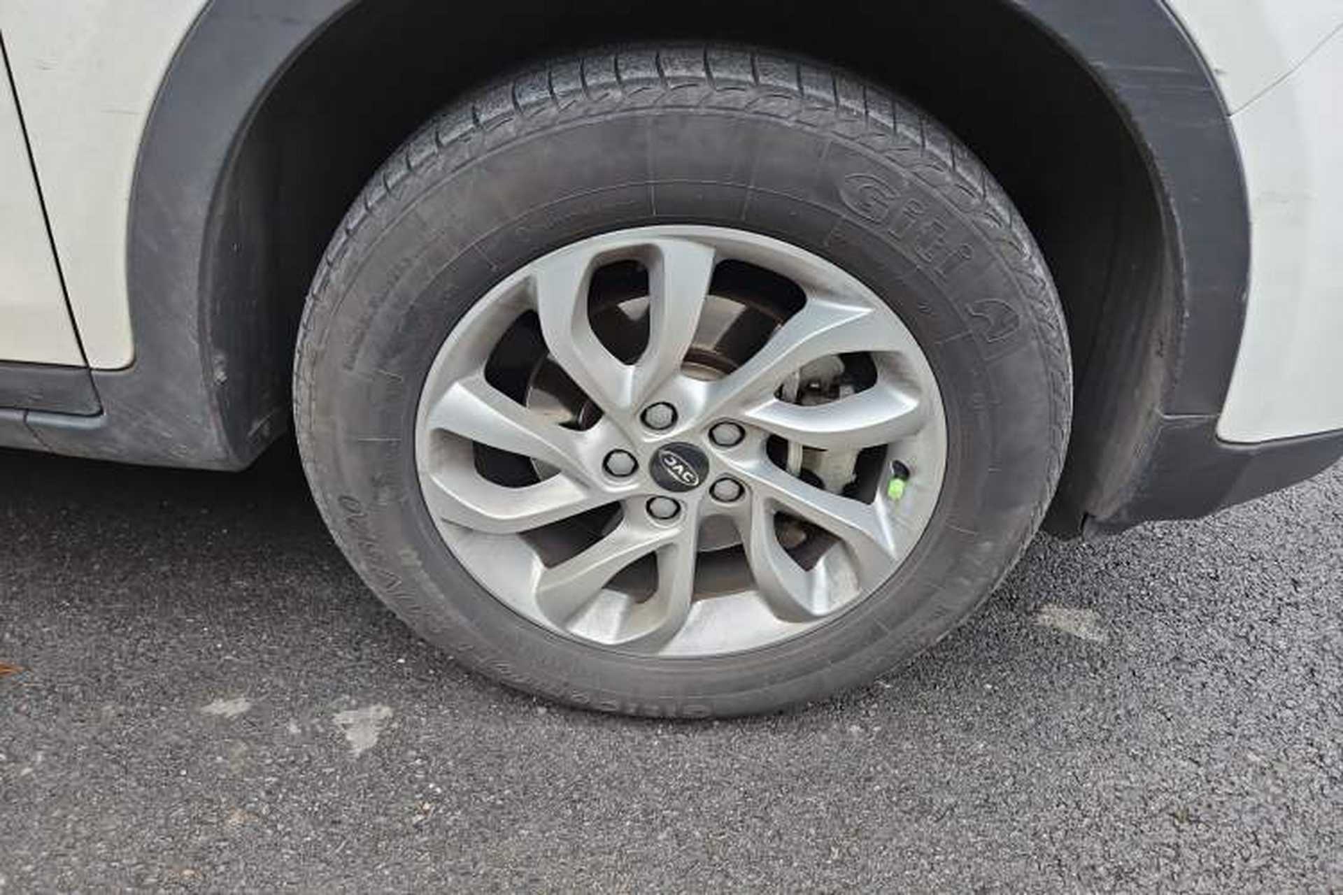Used JAC Refine S7 2018 Sport Edition 1.5T Manual Comfort Model 5 Seats Right Front Wheel Hub