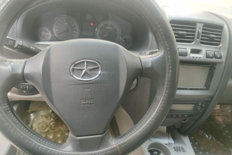 Used JAC Rein 2011 1.9T Two-Wheel-Drive Diesel Luxury Edition Audio And AC Panel