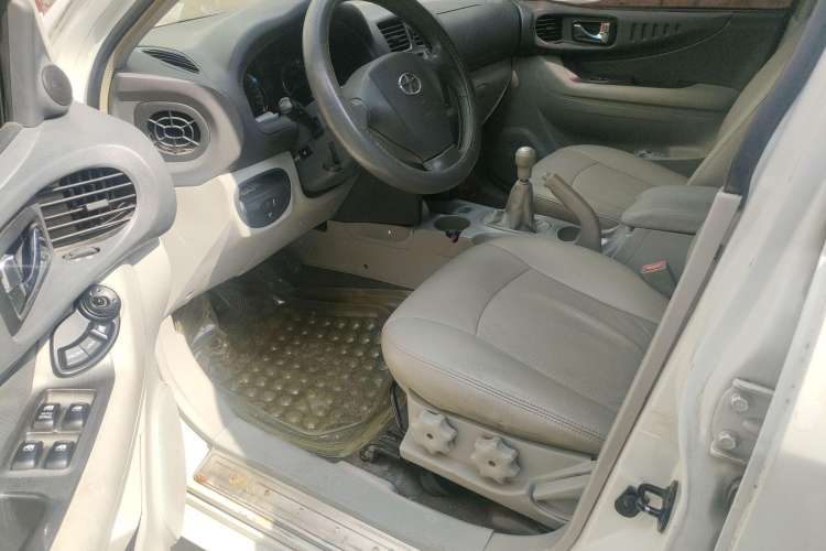 Used JAC Rein 2011 1.9T Two-Wheel-Drive Diesel Luxury Edition Driver Seat