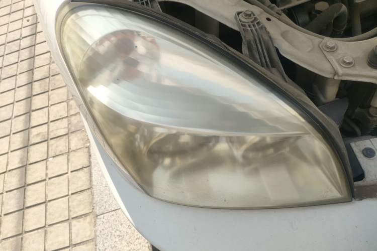 Used JAC Rein 2011 1.9T Two-Wheel-Drive Diesel Luxury Edition Right Front Headlight