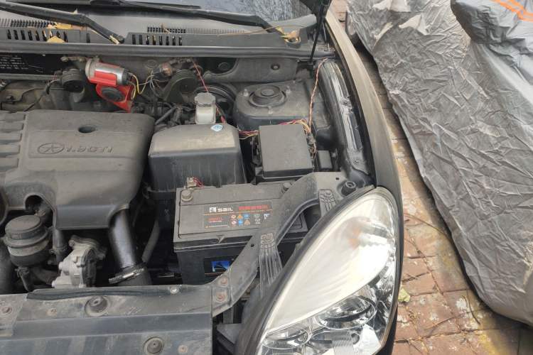 Used JAC Rein 2012 1.9 CTI Two-Wheel-Drive Diesel Classic Edition Engine Bay Left