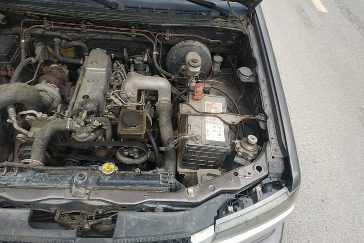 Used JAC Ruiling 2014 2.5T Standard Version Big Double Cab 4B2-95C43 Engine Bay Left