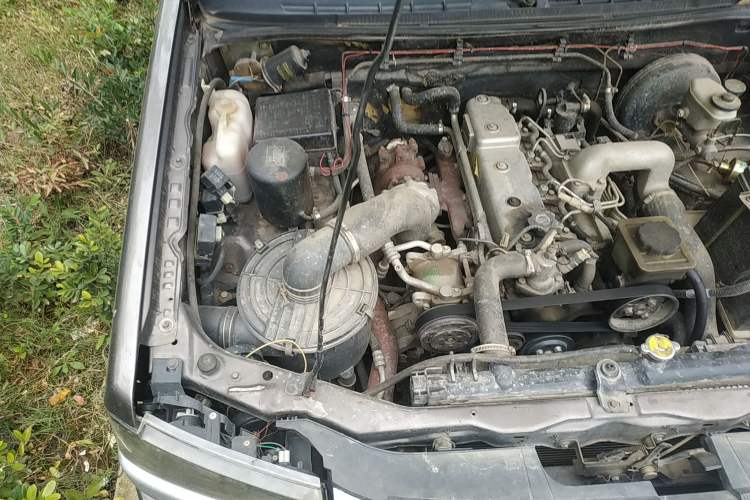Used JAC Ruiling 2014 2.5T Standard Version Big Double Cab 4B2-95C43 Engine Bay Right