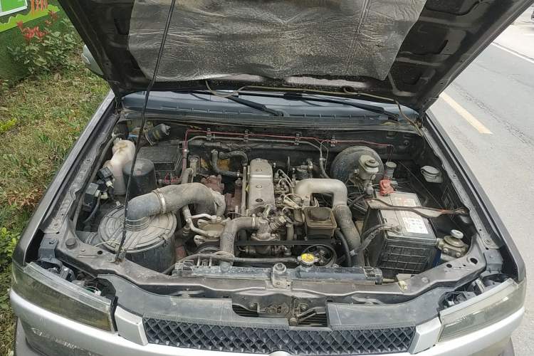 Used JAC Ruiling 2014 2.5T Standard Version Big Double Cab 4B2-95C43 Engine Bay