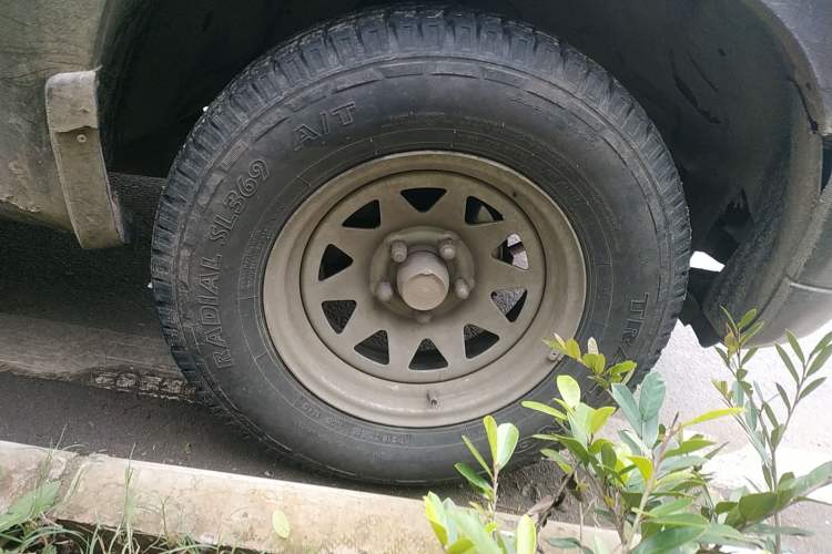 Used JAC Ruiling 2014 2.5T Standard Version Big Double Cab 4B2-95C43 Right Front Wheel Hub