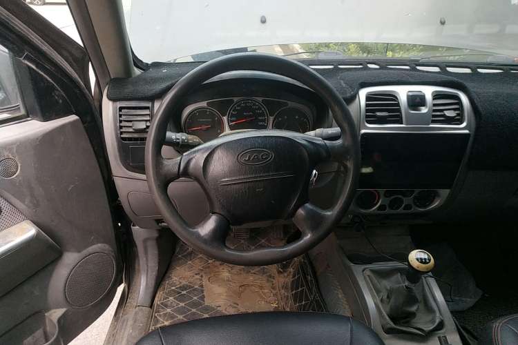 Used JAC Ruiling 2014 2.5T Standard Version Big Double Cab 4B2-95C43 Steering Wheel