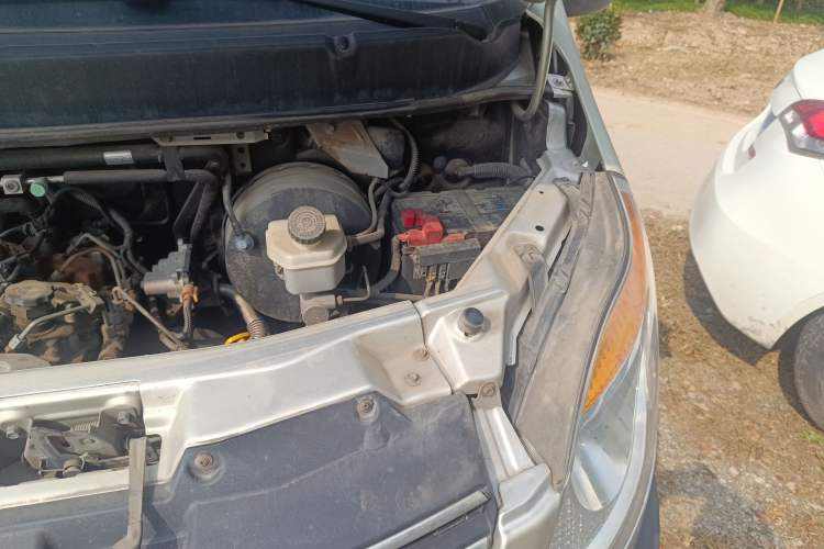 Used JAC Sunray 2013 1.9T 4-Series Star Express Engine Bay Left