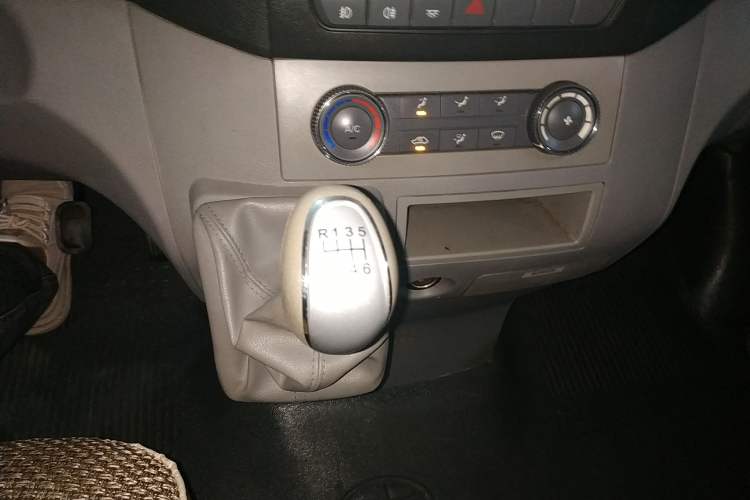 Used JAC Sunray 2013 1.9T 4-Series Star Express Gear Lever