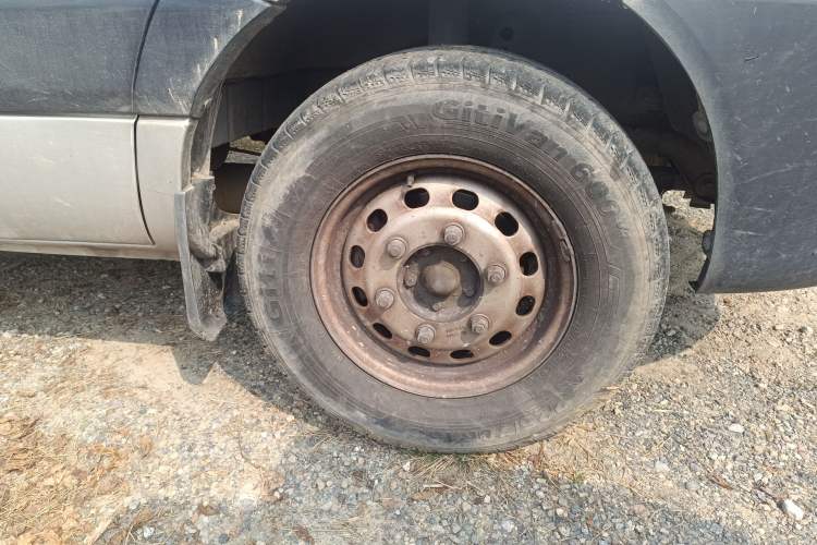 Used JAC Sunray 2013 1.9T 4-Series Star Express Right Front Wheel Hub