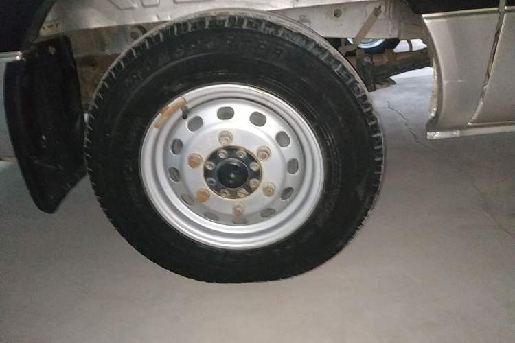 Used JAC Sunray 2013 1.9T 4-Series Star Express Right Rear Wheel Hub