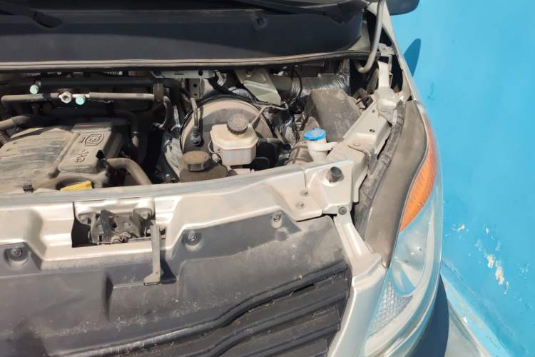 Used JAC Sunray 2018 1.9T Fuel-Efficient King D19TCIE11 Engine Bay Left