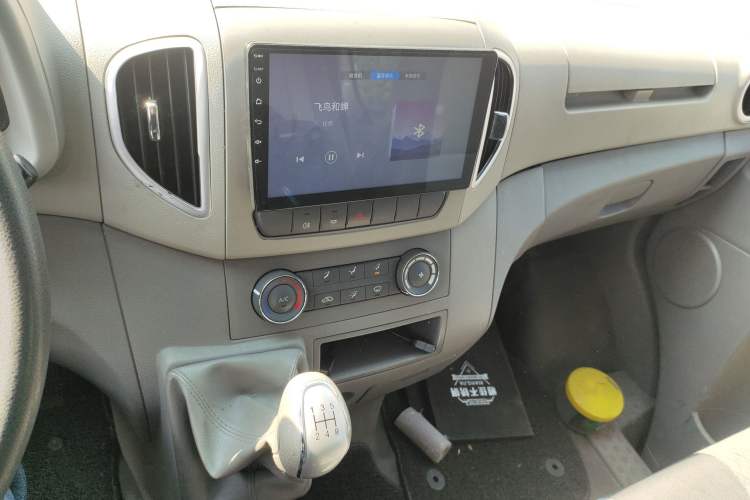 Used JAC Sunray 2019 1.9T Fuel-Efficient Platinum Edition 5-9 Seater Star Express Audio And AC Panel