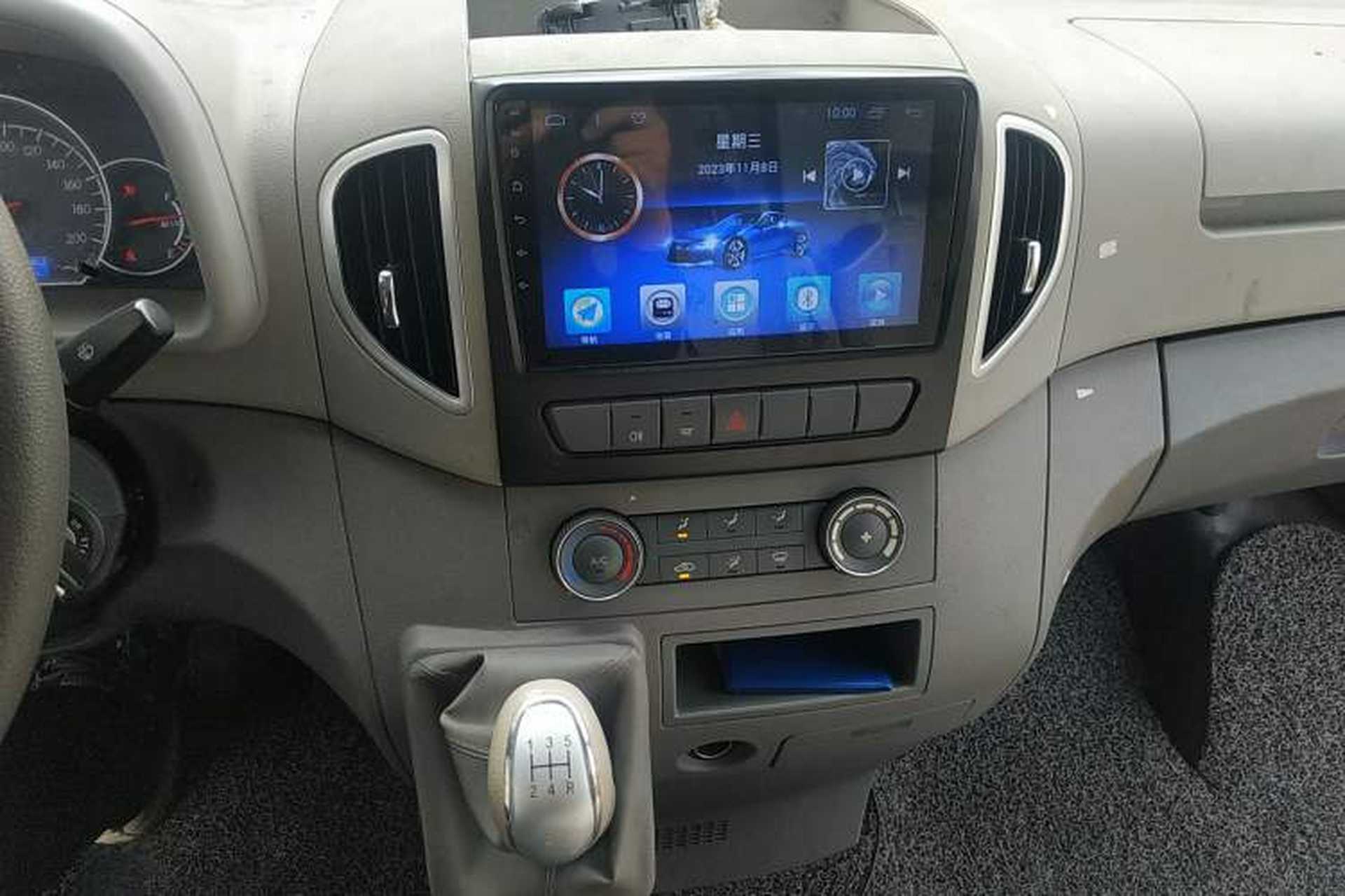 Used JAC Sunray 2019 1.9T Fuel-Efficient Platinum Edition 3-Seat Star Logistics Van Audio And AC Panel