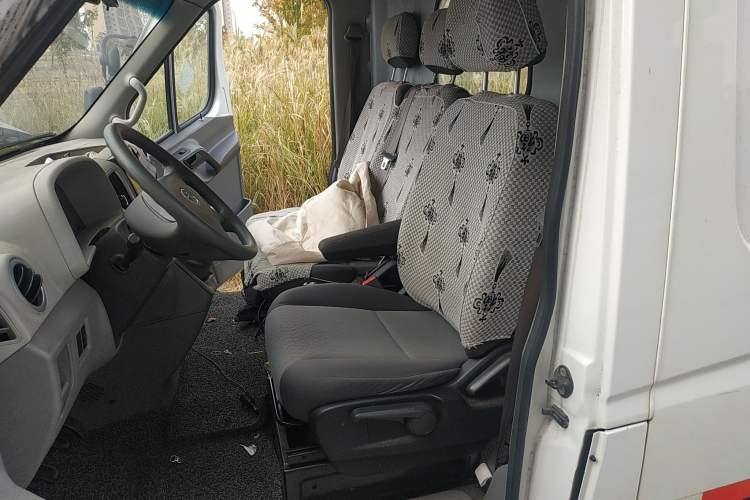 Used JAC Sunray 2019 1.9T Fuel-Efficient Platinum Edition 3-Seat Star Logistics Van Left Front Seat