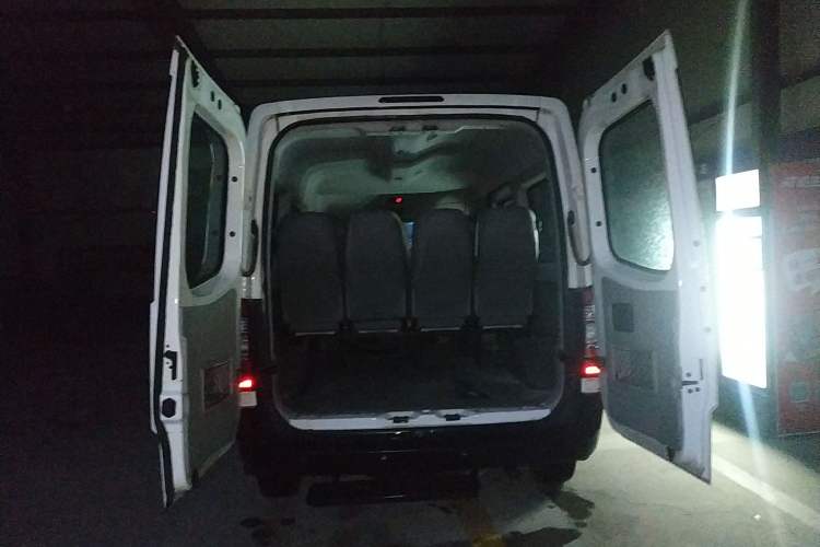 Used JAC Sunray 2019 1.9T Fuel-Efficient Platinum Edition 5-9 Seater Star Express Trunk