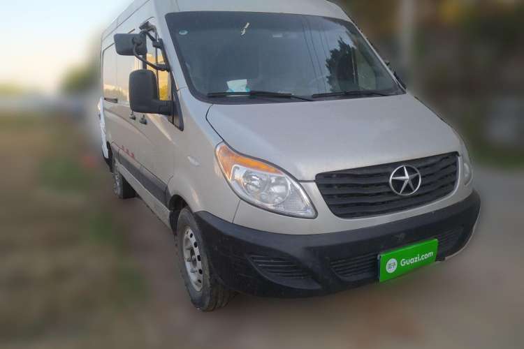Used JAC Sunray 2021 2.0T Fuel-Efficient King Logistics Van Long Wheelbase D20TCIF1 Front Right 45 Deg