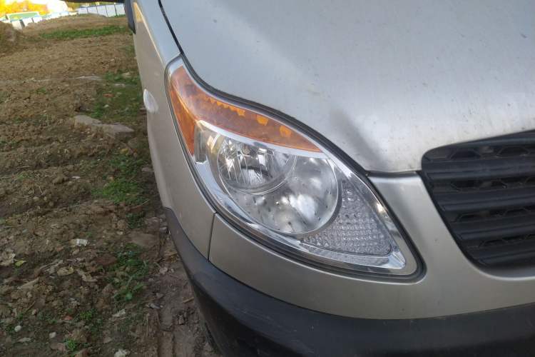 Used JAC Sunray 2021 2.0T Fuel-Efficient King Logistics Van Long Wheelbase D20TCIF1 Right Front Headlight