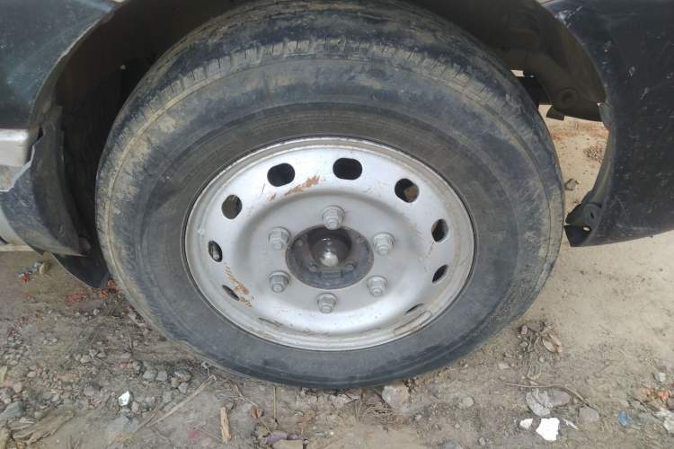Used JAC Sunray 2021 2.0T Fuel-Efficient King Logistics Van Long Wheelbase D20TCIF1 Right Front Wheel Hub