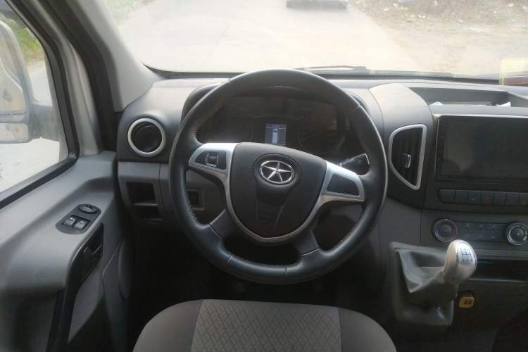 Used JAC Sunray 2021 2.0T Fuel-Efficient King Logistics Van Long Wheelbase D20TCIF1 Steering Wheel