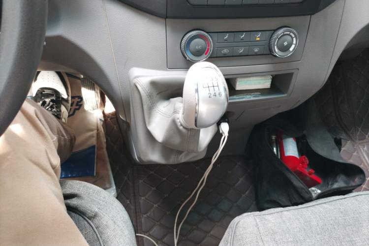 Used JAC Sunray 2021 2.2T Jieyunwang Commercial & Travel M1 Class Non-Commercial Comfort Edition Gear Lever