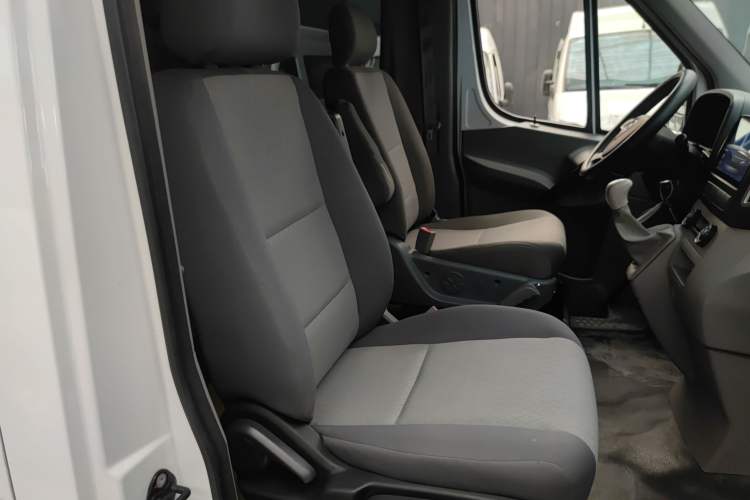 Used JAC Sunray 2021 2.0T 4-Series Star Express 8/9-Seater D20TCIF1 Right Front Seat
