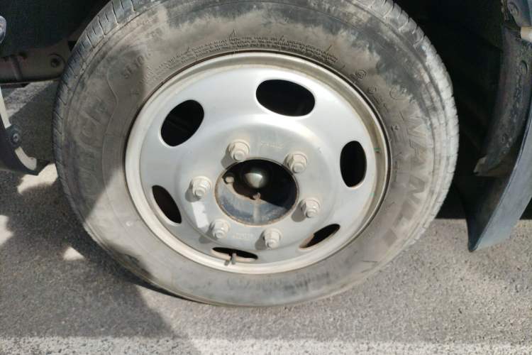 Used JAC Sunray 2021 2.2T Jieyunwang Commercial & Travel M1 Class Non-Commercial Comfort Edition Right Front Wheel Hub