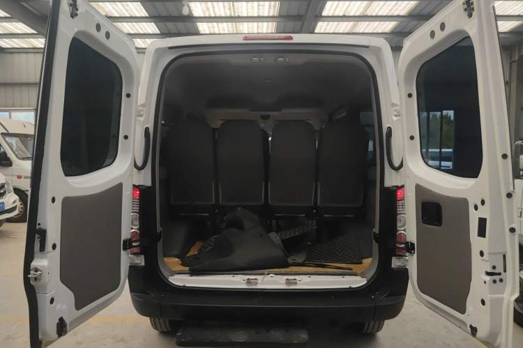 Used JAC Sunray 2021 2.0T 4-Series Star Express 8/9-Seater D20TCIF1 Trunk
