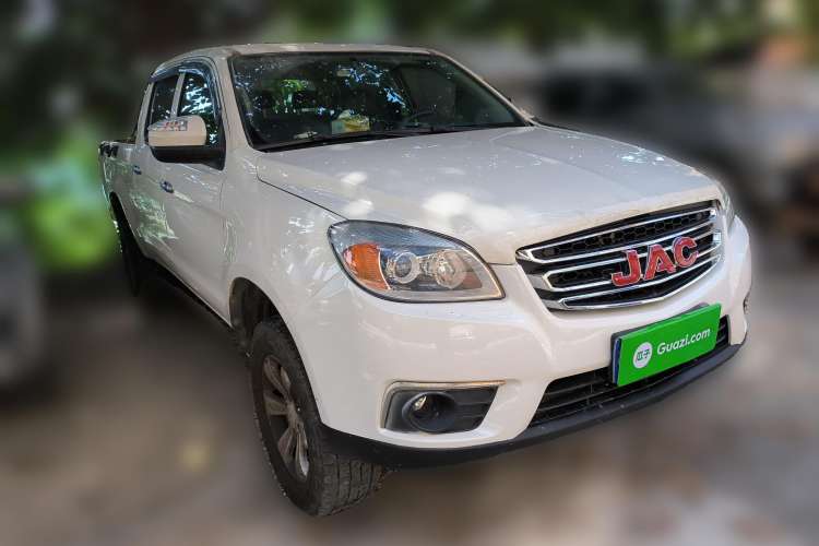 Used JAC T6 2015 2.8T Diesel New-Edge Long-Wheelbase HFC4DA1-2C Front Right 45 Deg
