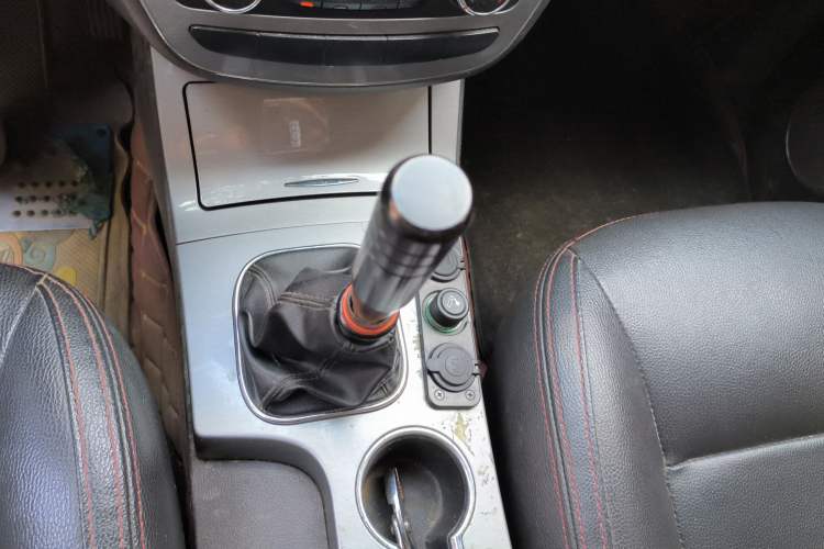 Used JAC T6 2015 2.8T Diesel New-Edge Long-Wheelbase HFC4DA1-2C Gear Lever