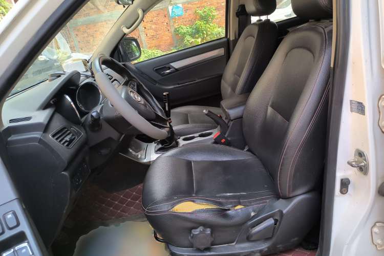 Used JAC T6 2015 2.8T Diesel New-Edge Long-Wheelbase HFC4DA1-2C Left Front Seat